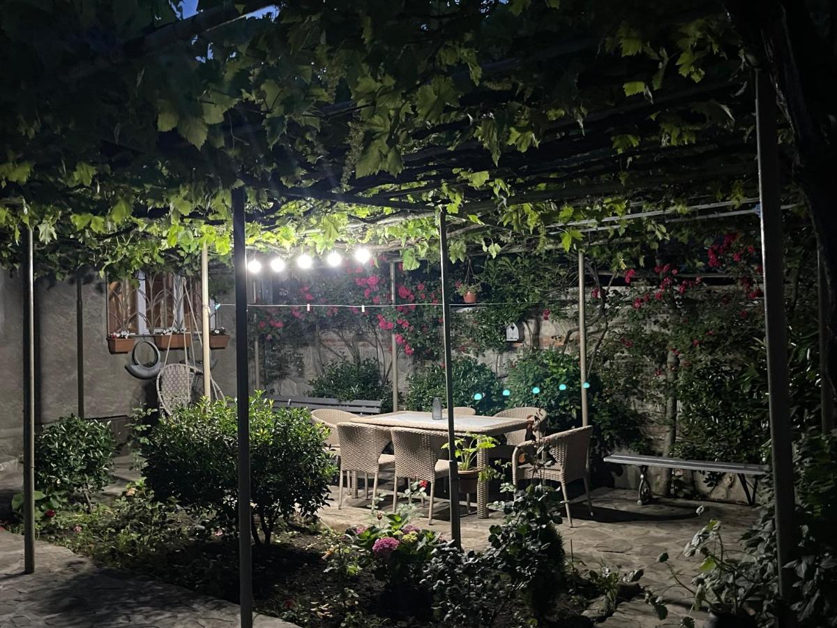 Mari Guest House Telavi Exterior foto