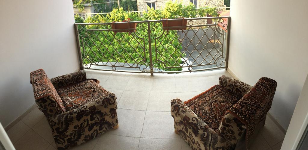 Mari Guest House Telavi Exterior foto