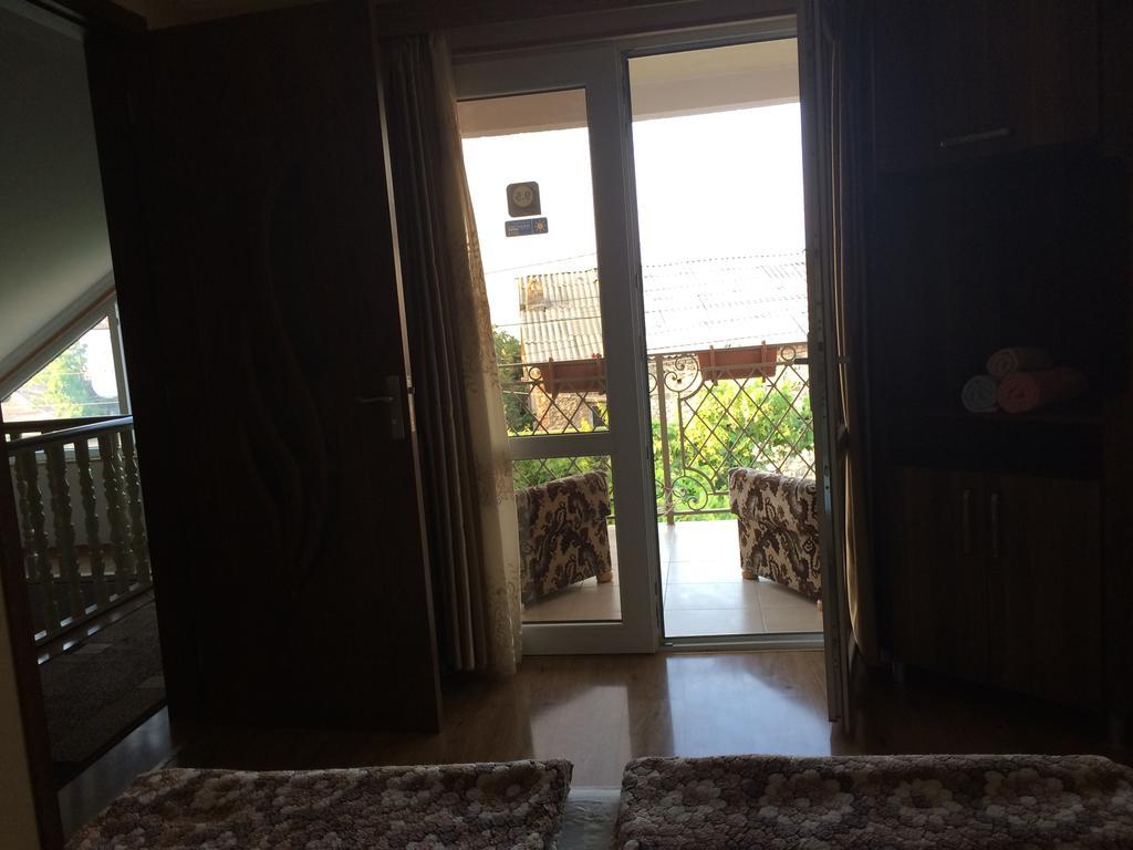 Mari Guest House Telavi Exterior foto
